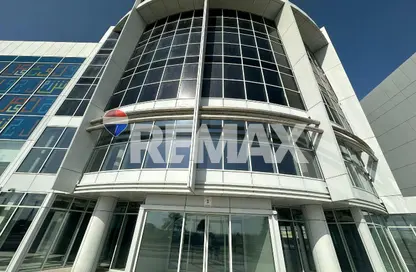 Retail - Studio - 3 Bathrooms for rent in Mesaimeer Road - Abu Hamour - Doha