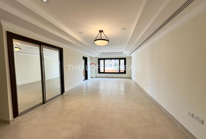 886729 - Property Image 2