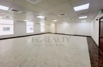 مساحات مكتبية - استوديو - 2 حمامات للايجار في مركز أعمال جيتكو - شارع الكورنيش - الدوحة
