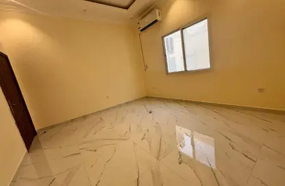فيلا - غرفة نوم - 1 حمام للايجار في 28 بن عمران - فريج بن عمران - الدوحة