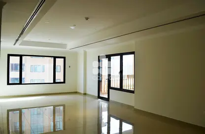 صورة لـ غرفة فارغة شقة - غرفة نوم - 2 حمامات للايجار في طريق بورتو الشرقي - بورتو أرابيا - جزيرة اللؤلؤة - الدوحة ، صورة رقم 1