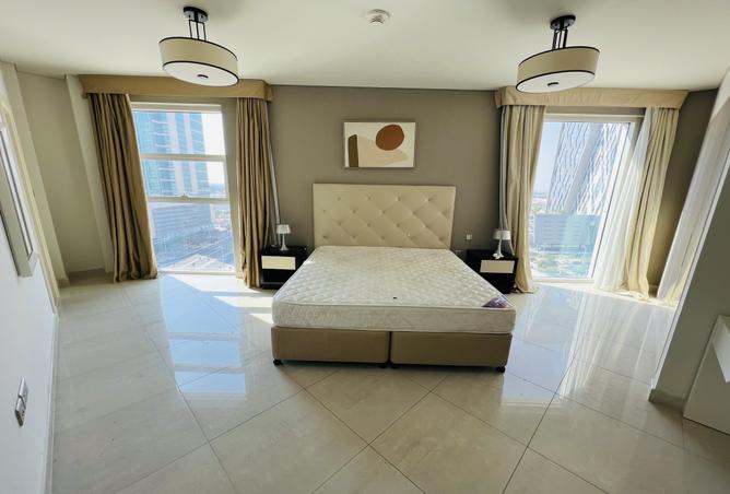 987811 - Property Image 3