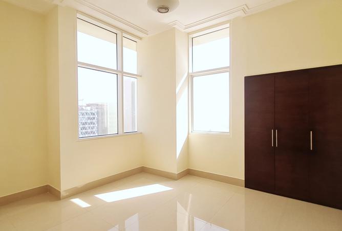 940579 - Property Image 2