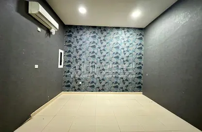 شقة - غرفة نوم - 1 حمام للايجار في مجمع فيلات إستيت - الوعب - الوعب - الدوحة