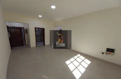 Apartment - 2 Bedrooms - 2 Bathrooms for rent in Umm Ghwailina Comm - Umm Ghuwalina - Umm Ghuwailina - Doha