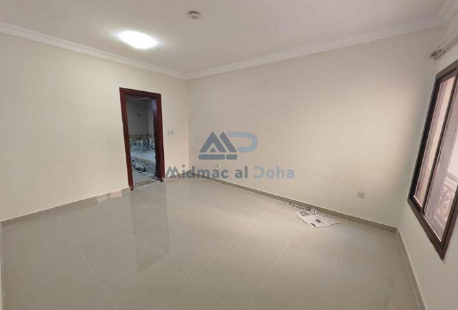 944867 - Property Image 2