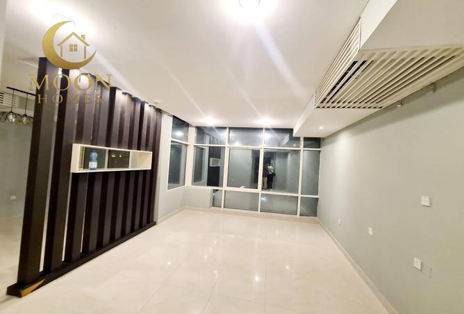 987213 - Property Image 2