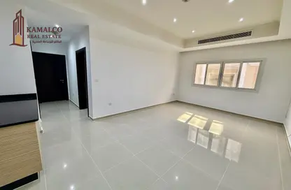 Apartment - 2 Bedrooms - 2 Bathrooms for rent in Al Nasr Street - Al Nasr - Doha