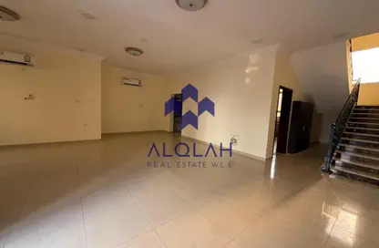 فيلا - 3 غرف نوم - 3 حمامات للايجار في فلل عين خالد - عين خالد - الدوحة