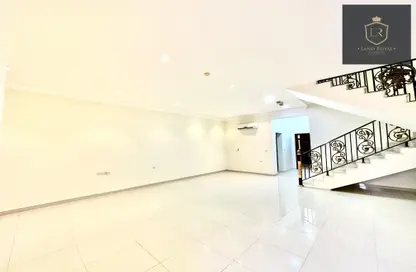 مجمع سكني - 6 غرف نوم - 7 حمامات للايجار في إزغاوا - إزغاوا - الدوحة
