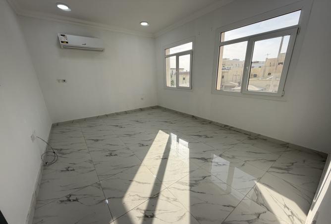 995512 - Property Image 2