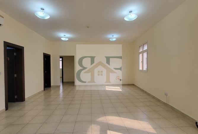 977919 - Property Image 2