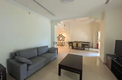 Apartment - 2 Bedrooms - 2 Bathrooms for rent in West Bay Tower - West Bay - West Bay - Doha
