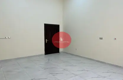 Empty Room image for: Apartment - 2 Bedrooms - 1 Bathroom for rent in Umm Al Seneem Street - Ain Khaled - Doha, Image 1