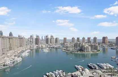 شقة - 2 غرف نوم - 3 حمامات للايجار في طريق بورتو الغربي - بورتو أرابيا - جزيرة اللؤلؤة - الدوحة