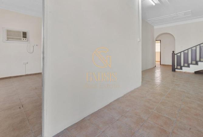 989273 - Property Main Image