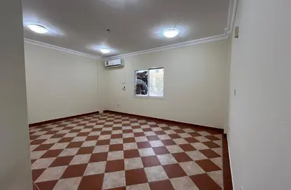 شقة - 2 غرف نوم - 2 حمامات للايجار في شارع الجزيره - فريج بن محمود الشمالي - فريج بن محمود - الدوحة