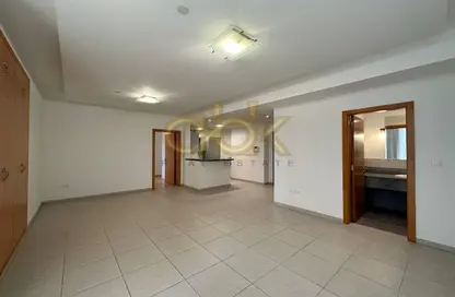 Apartment - 1 Bedroom - 2 Bathrooms for rent in West Bay Tower - West Bay - West Bay - Doha