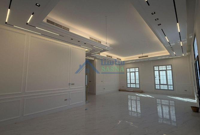 938189 - Property Image 2