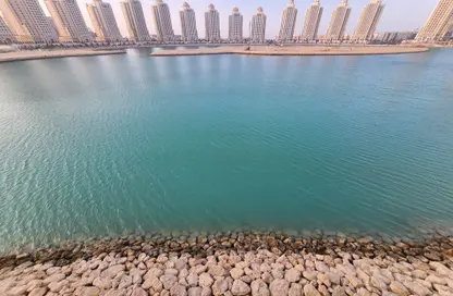 تاون هاوس - غرفة نوم - 2 حمامات للايجار في فيفا غرب - فيفا بحرية - جزيرة اللؤلؤة - الدوحة