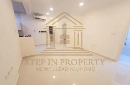 شقة - 3 غرف نوم - 3 حمامات للايجار في شارع المطار القديم - طريق المطار القديم - الدوحة