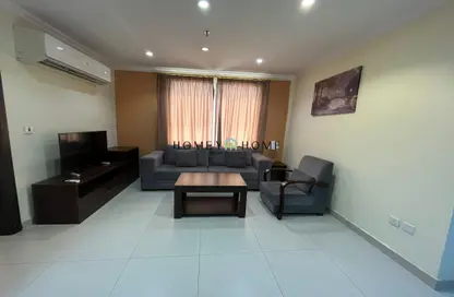 Living Room image for: Apartment - 1 Bedroom - 2 Bathrooms for rent in Fereej Abdul Aziz - Doha, Image 1