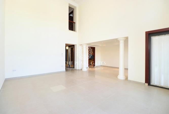 903227 - Property Image 3