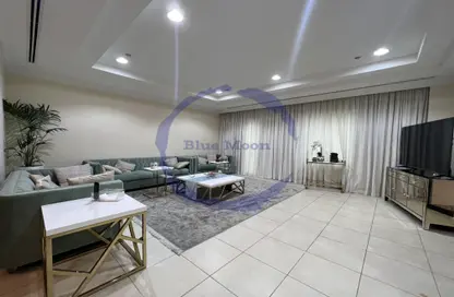 صورة لـ غرفة المعيشة شقة - 3 غرف نوم - 4 حمامات للبيع في طريق بورتو الشرقي - بورتو أرابيا - جزيرة اللؤلؤة - الدوحة ، صورة رقم 1