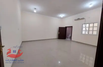 Apartment - 2 Bedrooms - 1 Bathroom for rent in Al Duhail - Al Duhail - Doha