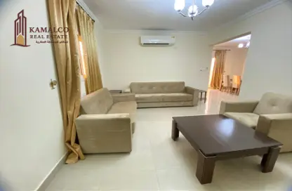 Apartment - 2 Bedrooms - 2 Bathrooms for rent in Umm Ghuwalina - Umm Ghuwailina - Doha