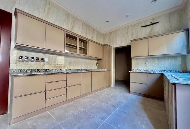 940043 - Property Image 2