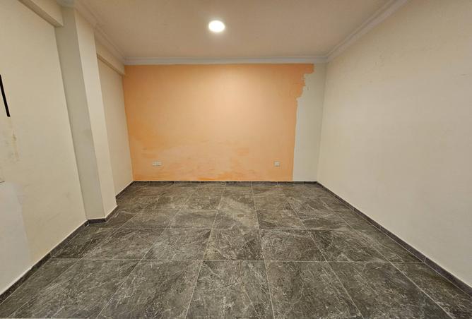 942232 - Property Image 2