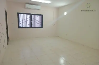 Apartment - 3 Bedrooms - 2 Bathrooms for rent in Al Mansoura - Doha