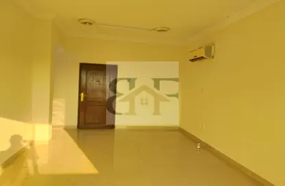 Apartment - 3 Bedrooms - 2 Bathrooms for rent in Bin Omran 35 - Fereej Bin Omran - Doha