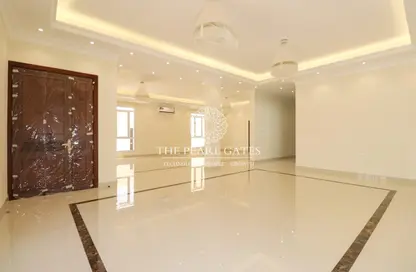 Villa - 6 Bedrooms for sale in Wadi Al Markh - Muraikh - AlMuraikh - Doha