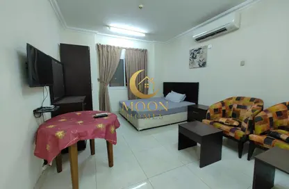 Apartment - Studio - 1 Bathroom for rent in Umm Ghuwalina - Umm Ghuwailina - Doha