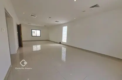 مجمع سكني - 4 غرف نوم - 5 حمامات للايجار في الوعب - الوعب - الدوحة