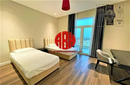 Apartment - 3 Bedrooms - 4 Bathrooms for rent in The Garden - Floresta Gardens - The Pearl Island - Doha