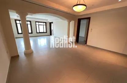 Townhouse - 2 Bedrooms - 3 Bathrooms for sale in West Porto Drive - Porto Arabia - The Pearl Island - Doha