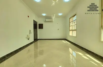 Apartment - 2 Bedrooms - 3 Bathrooms for rent in Muntazah 13 - Al Muntazah - Doha