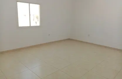 فيلا - غرفة نوم - 1 حمام للايجار في شارع المرخية - المرخية - الدوحة