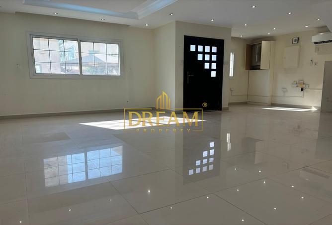 807081 - Property Image 2