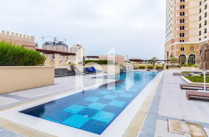 شقة - غرفة نوم - 2 حمامات للايجار في فيفا غرب - فيفا بحرية - جزيرة اللؤلؤة - الدوحة