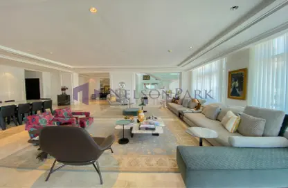 Living Room image for: Penthouse - 4 Bedrooms - 6 Bathrooms for sale in Porto Arabia - The Pearl Island - Doha, Image 1