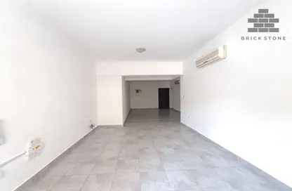 Apartment - 2 Bedrooms - 2 Bathrooms for rent in Anas Street - Fereej Bin Mahmoud North - Fereej Bin Mahmoud - Doha