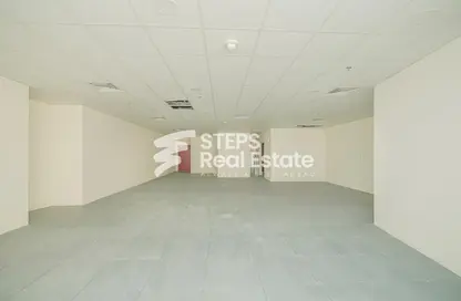 Office Space - Studio - 1 Bathroom for rent in Al Khalidiya Street - Najma - Doha