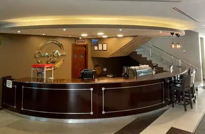 مجمع سكني - 4 غرف نوم - 5 حمامات للايجار في شارع الوعب - الوعب - الدوحة