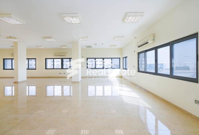 981471 - Property Image 2