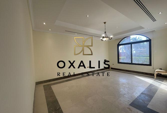 933845 - Property Image 2