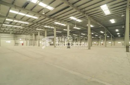 Warehouse - Studio - 6 Bathrooms for rent in Industrial Area 1 - Industrial Area - Doha